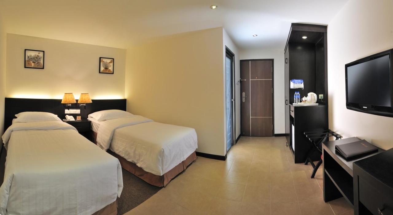Ernes Hotel Perai Extérieur photo