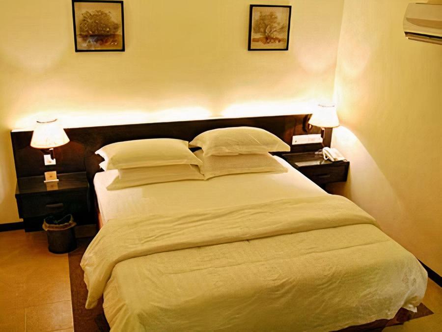 Ernes Hotel Perai Extérieur photo